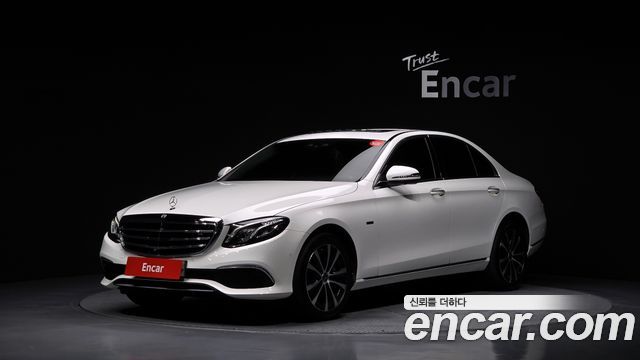 Mercedes-Benz E-Class E300e 4MATIC Exclusive — пробег 75 544 км — фото 1 из 5