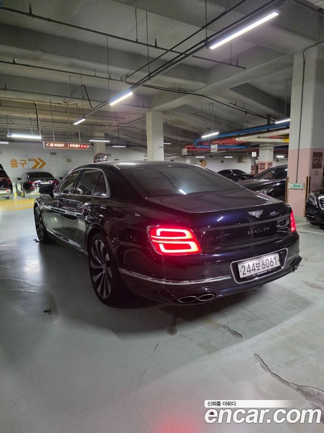 Bentley Flying Spur 4.0 Azure — пробег 9 000 км — фото 2 из 5