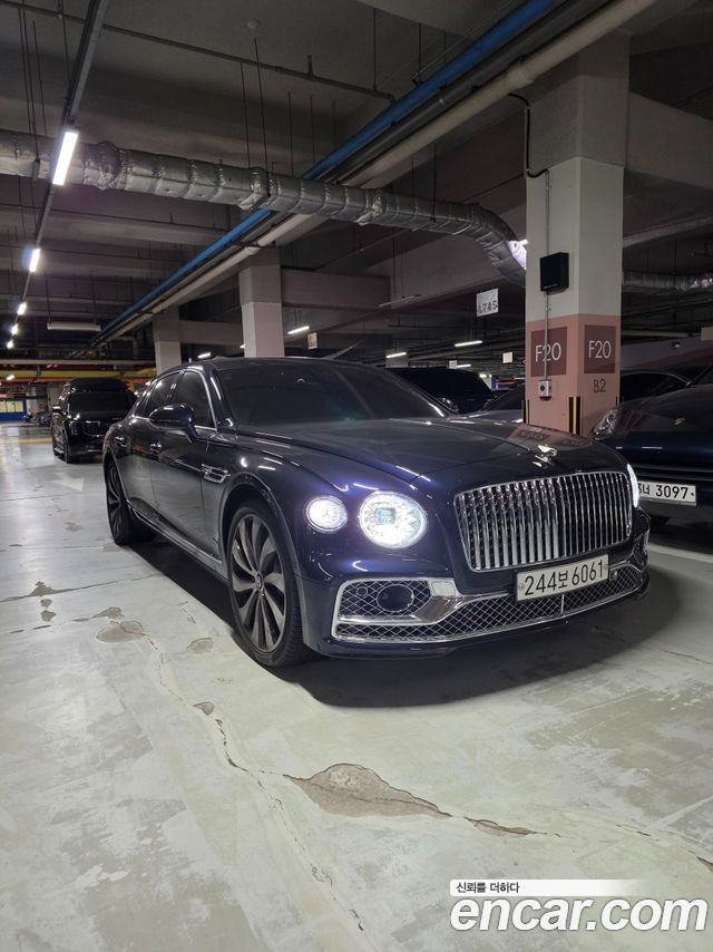 Bentley Flying Spur 4.0 Azure — пробег 9 000 км — фото 3 из 5