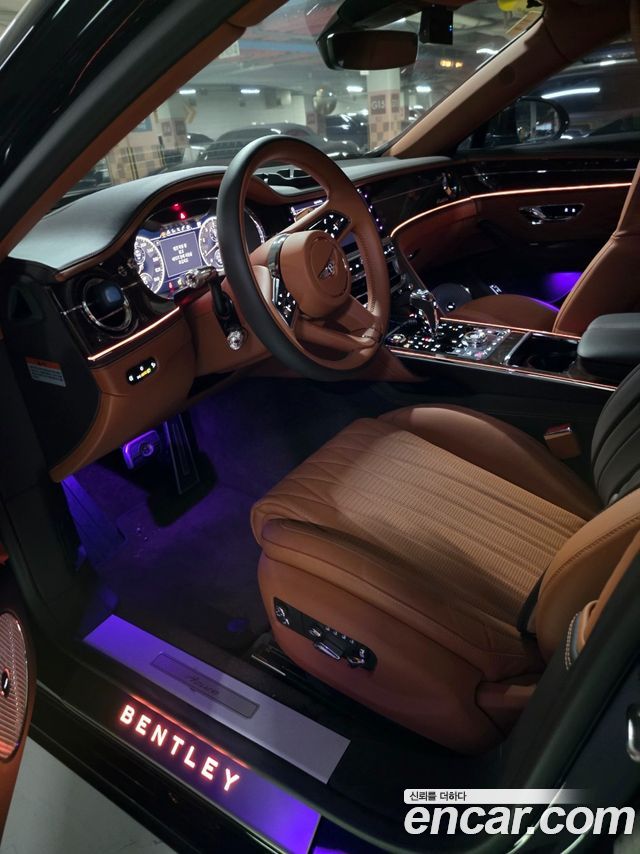 Bentley Flying Spur 4.0 Azure — пробег 9 000 км — фото 5 из 5
