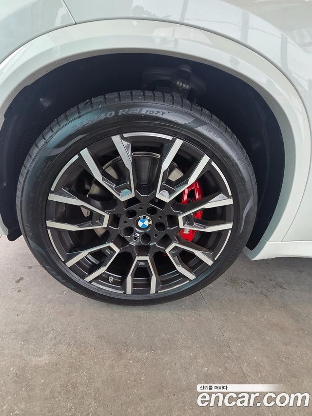 BMW X5 xDrive 50e M Sport — пробег 5 000 км — фото 4 из 5