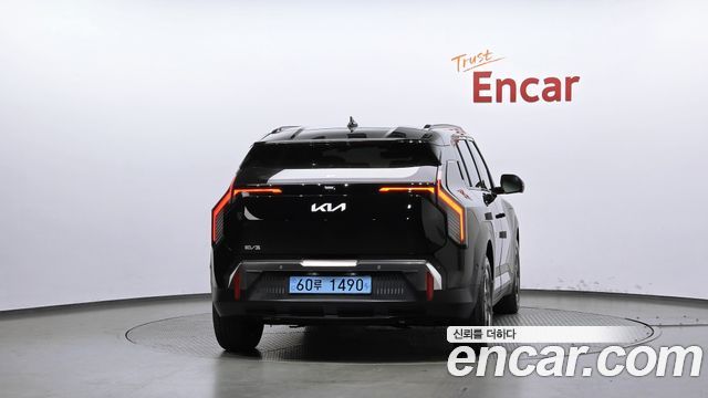 Kia EV3 Long Range 2WD Earth — пробег 15 745 км — фото 4 из 5