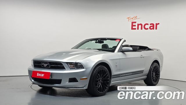 Ford Mustang Convertible — пробег 105 232 км — фото 1 из 5