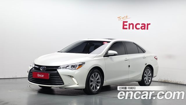 Toyota Camry 2.5 XLE — пробег 43 893 км — фото 1 из 5