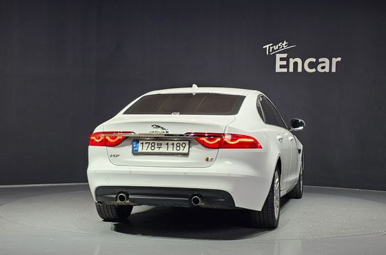 Jaguar XF 25t Prestige — пробег 95 372 км — фото 4 из 5