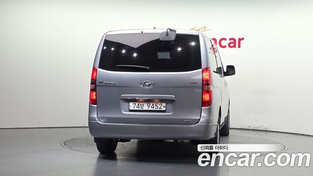 Hyundai Starex 4WD Wagon 11-Seater Smart — пробег 94 101 км — фото 4 из 5
