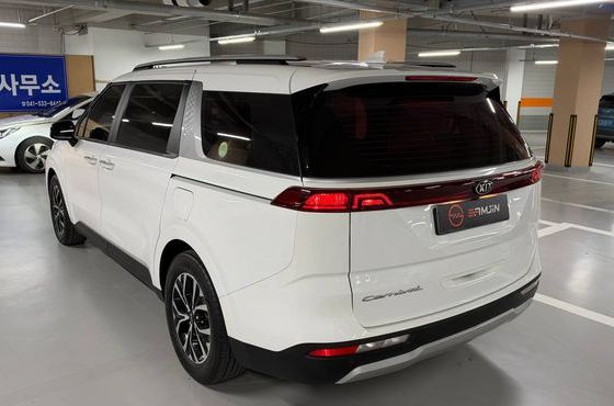 Kia Carnival Diesel 9-Seater Prestige — пробег 66 292 км — фото 2 из 5