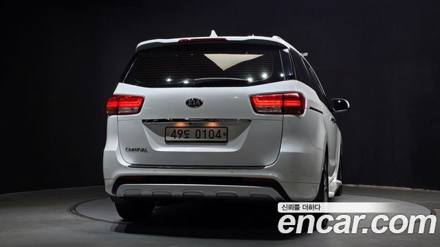 Kia Carnival из Кореи Encar
