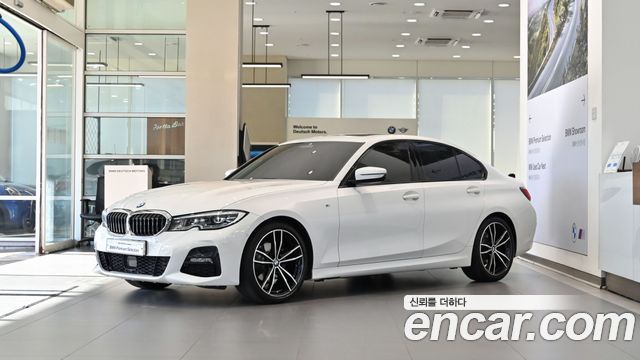 BMW 3-Series 320i M Sport — пробег 28 555 км — фото 1 из 5