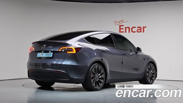 Tesla Model Y Performance AWD — пробег 127 940 км — фото 2 из 5
