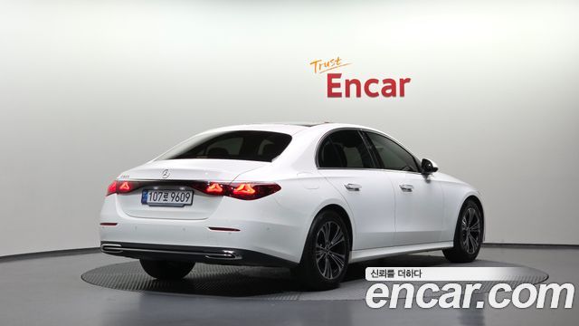 Mercedes-Benz E-Class из Кореи Encar