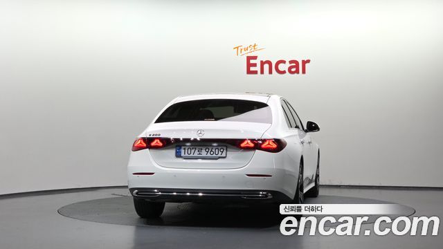 Mercedes-Benz E-Class из Кореи Encar