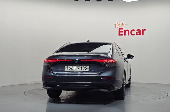 Honda Accord 2.0 Hybrid Touring — пробег 16 141 км — фото 4 из 5