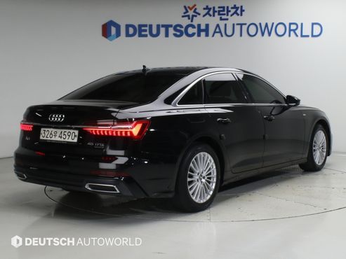 Audi A6 45 TFSI Quattro Premium — пробег 121 394 км — фото 2 из 5
