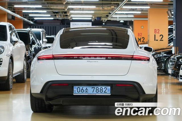 Porsche Taycan из Кореи Encar