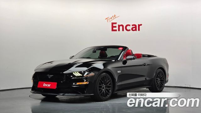 Ford Mustang GT Convertible — пробег 26 630 км — фото 1 из 5