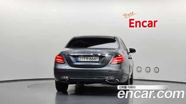 Mercedes-Benz E-Class E300 4MATIC Exclusive — пробег 218 595 км — фото 4 из 5