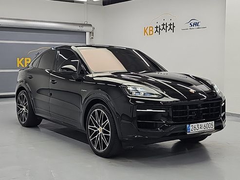 Porsche Cayenne 3.0 E-Hybrid Coupe — пробег 7 364 км — фото 4 из 5