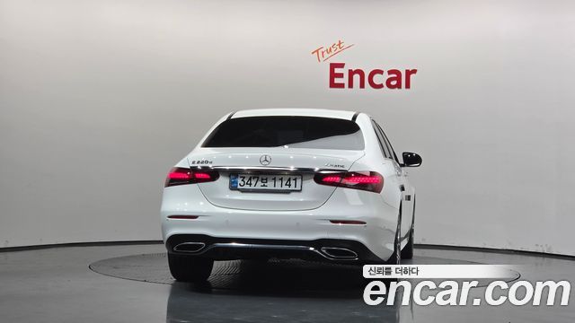 Mercedes-Benz E-Class E220d 4MATIC AMG Line — пробег 112 676 км — фото 4 из 5