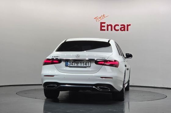 Mercedes-Benz E-Class E220d 4MATIC AMG Line — пробег 112 676 км — фото 4 из 5