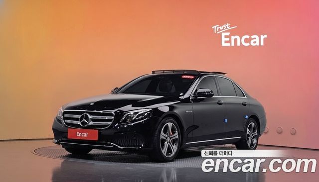 Mercedes-Benz E-Class E300 4MATIC Avnatgarde — пробег 116 890 км — фото 1 из 5
