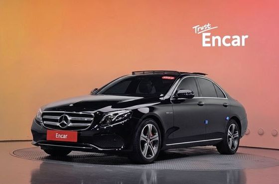 Mercedes-Benz E-Class E300 4MATIC Avnatgarde — пробег 116 890 км — фото 1 из 5