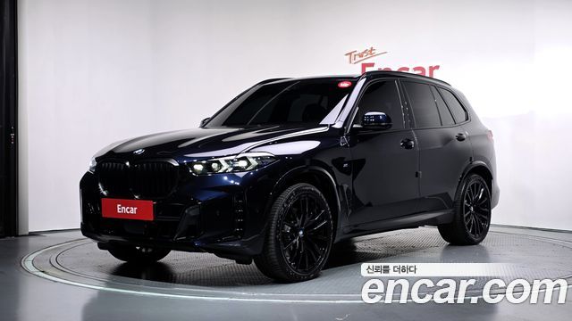 BMW X5 xDrive 40i M Sport Pro — пробег 4 563 км — фото 1 из 5