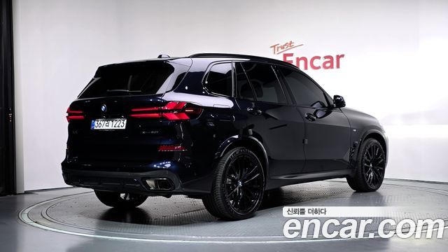 BMW X5 xDrive 40i M Sport Pro — пробег 4 563 км — фото 2 из 5