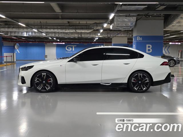 BMW i5 M60 xDrive — пробег 250 км — фото 3 из 5