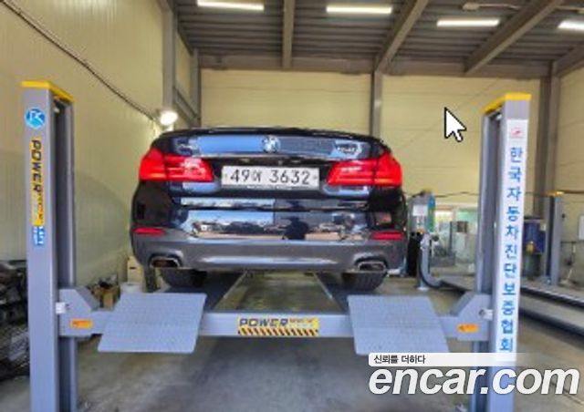BMW 5-Series 540i xDrive M Sport Plus — пробег 131 056 км — фото 2 из 3