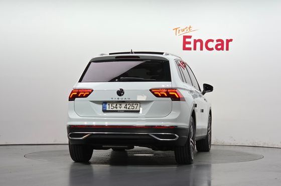 Volkswagen Tiguan 2.0 TDI Prestige — пробег 43 640 км — фото 4 из 5