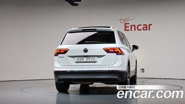 Volkswagen Tiguan 2.0 TDI Prestige — пробег 139 957 км — фото 4 из 5