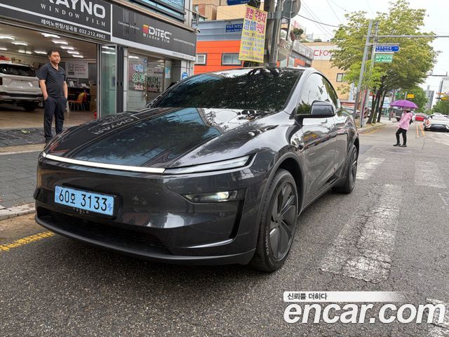 Tesla Model Y Premium RWD — пробег 1 324 км — фото 2 из 5