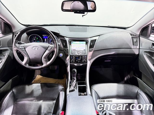 Hyundai Sonata 2.0 Premier — пробег 182 025 км — фото 4 из 5