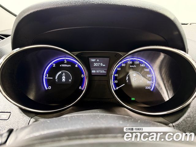 Hyundai Tucson Diesel 2WD LX20 Smart-Pack — пробег 187 316 км — фото 5 из 5