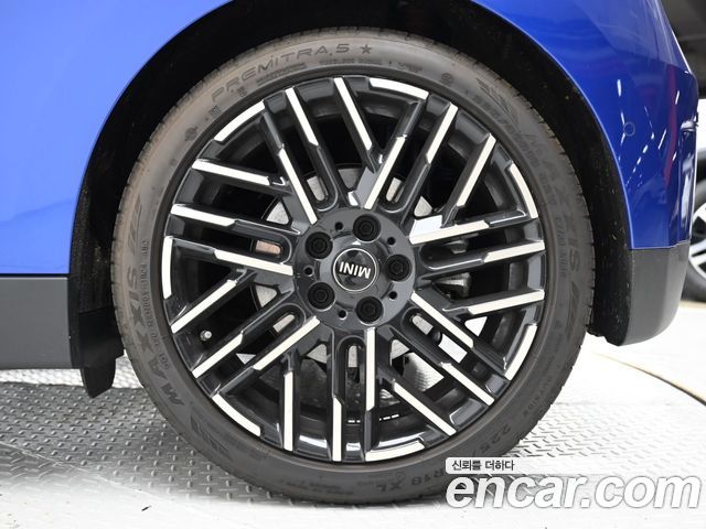 Mini Cooper SE Classic — пробег 4 321 км — фото 5 из 5