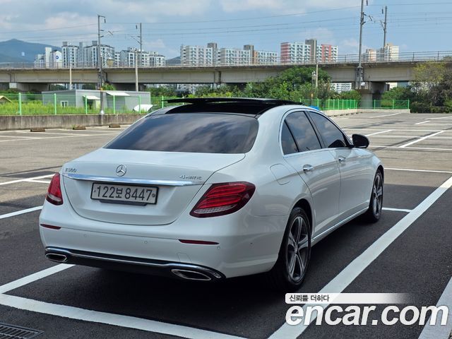 Mercedes-Benz E-Class E300 4MATIC Avnatgarde — пробег 140 880 км — фото 4 из 5