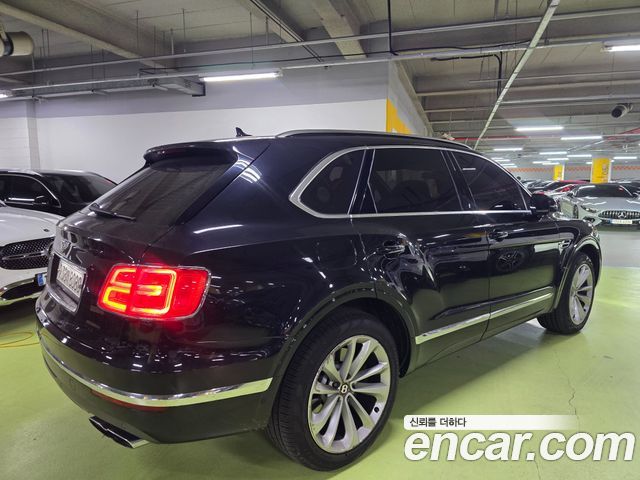 Bentley Bentayga 4.0 V8 — пробег 90 000 км — фото 4 из 5