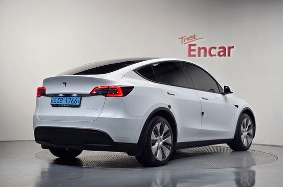 Tesla Model Y Long Range AWD — пробег 84 632 км — фото 2 из 5
