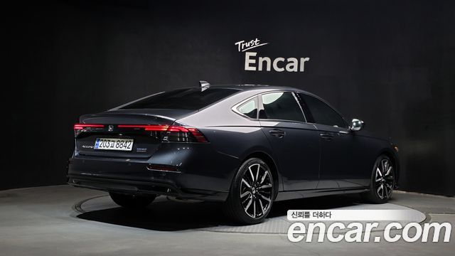 Honda Accord 2.0 Hybrid Touring — пробег 65 429 км — фото 2 из 5