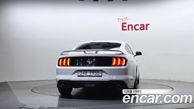 Ford Mustang Coupe — пробег 158 059 км — фото 4 из 5