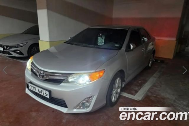 Toyota Camry 2.5 XLE — пробег 127 769 км — фото 1 из 5