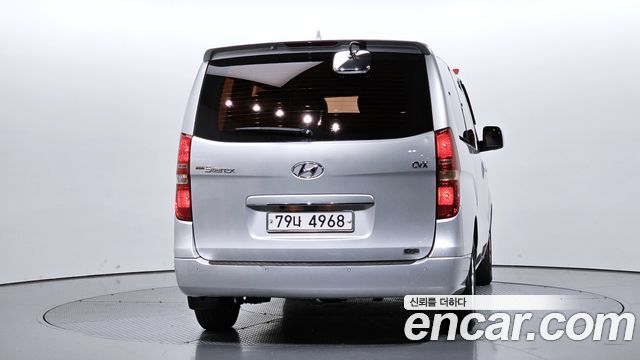 Hyundai Starex 12-Seater Wagon CVX Luxury — пробег 83 646 км — фото 4 из 5