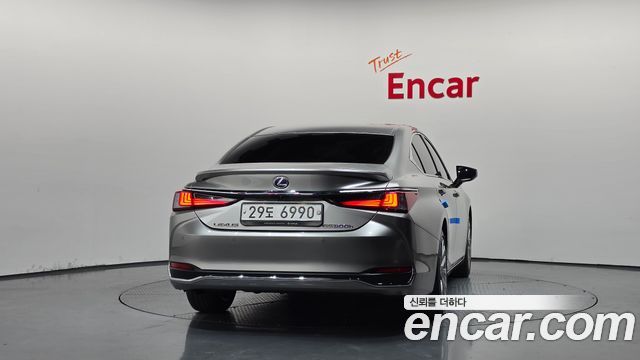 Lexus ES Executive — пробег 89 463 км — фото 4 из 5
