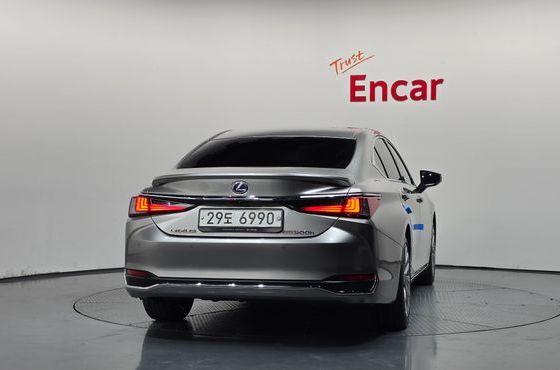 Lexus ES Executive — пробег 89 463 км — фото 4 из 5