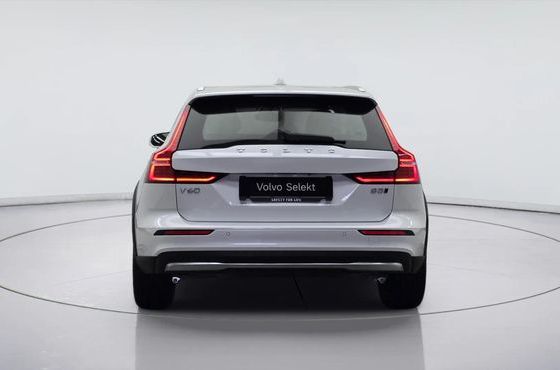 Volvo V60 B5 Ultra AWD — пробег 10 788 км — фото 4 из 5