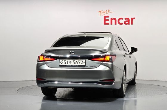 Lexus ES Executive — пробег 55 385 км — фото 4 из 5