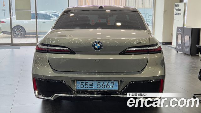 BMW i7 xDrive 60 M sport — пробег 44 017 км — фото 4 из 5