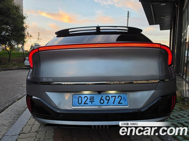 Kia EV6 GT 4WD — пробег 17 500 км — фото 2 из 5