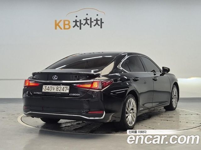 Lexus ES Luxury Plus — пробег 87 000 км — фото 3 из 5